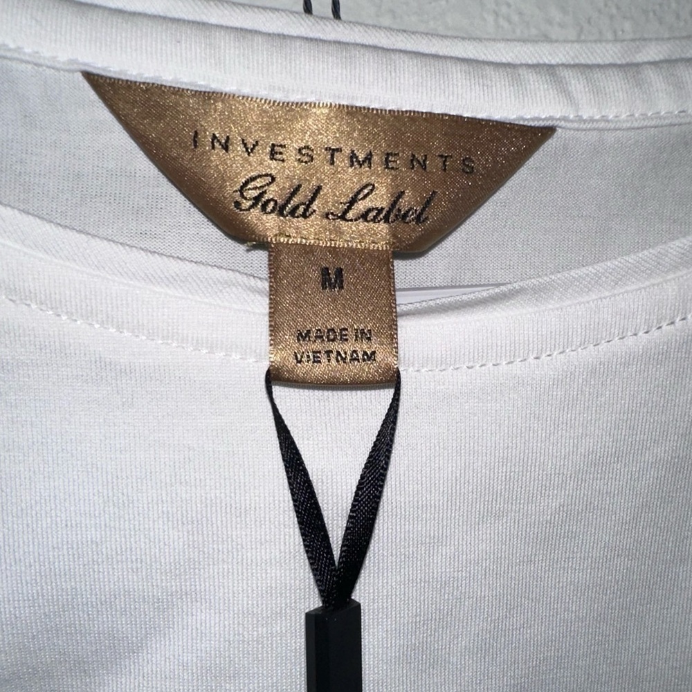 Investments Gold Label White Women's Shirt Size Medium NWT - Picture 3 of 4